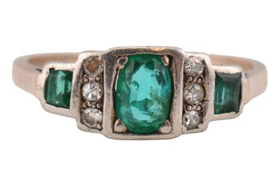 Lot 133 - ART DECO EMERALD & DIAMOND THREE STONE RING