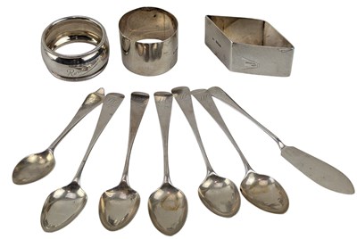 Lot 46 - EARLY 19TH CENTURY GEORGE III HALLMARKED SILVER TEASPOONS & SILVER NAPKIN RINGS