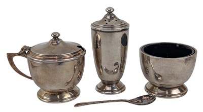 Lot 77 - 20TH CENTURY ELIZABETH II HALLMARKED SILVER & BLUE GLASS CRUET SET