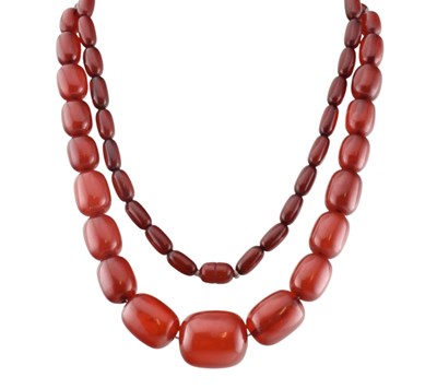 Lot 53 - VINTAGE CHERRY AMBER BAKELITE BEAD NECKLACE