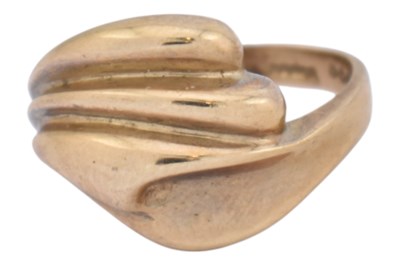 Lot 130 - HALLMARKED 9CT GOLD FLUTED DOME RING