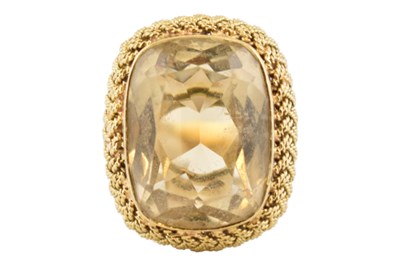Lot 78 - GOLD & CITRINE DRESS RING