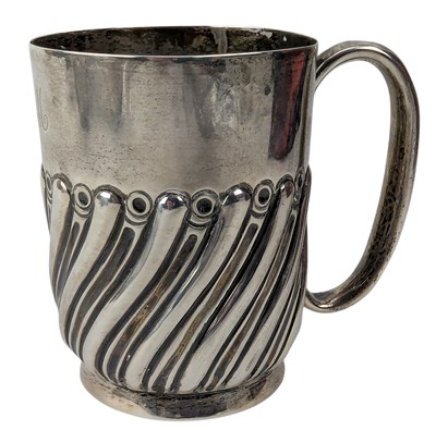 Lot 17 - EARLY 20TH CENTURY EDWARD VII HALLMARKED SILVER CHRISTENING CUP