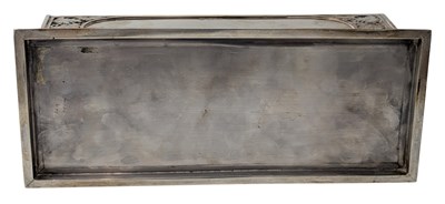 Lot 1 - LARGE 20TH CENTURY GEORGE V HALLMARKED SILVER CIGAR BOX