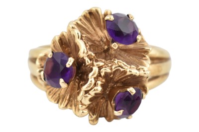 Lot 52 - HALLMARKED 9CT GOLD & AMETHYST TREFOIL FLOWER CLUSTER RING