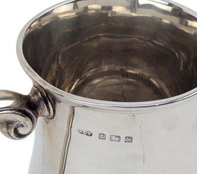Lot 6 - LARGE GEORGE VI HALLMARKED SILVER TANKARD & SILVER DECANTER LABEL