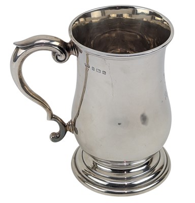 Lot 6 - LARGE GEORGE VI HALLMARKED SILVER TANKARD & SILVER DECANTER LABEL