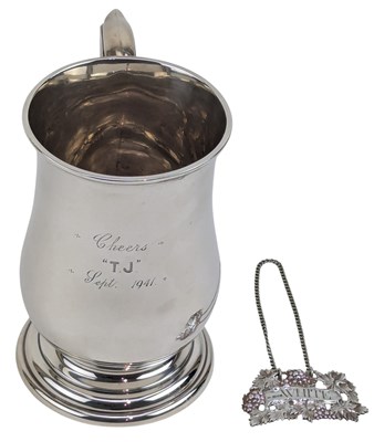 Lot 6 - LARGE GEORGE VI HALLMARKED SILVER TANKARD & SILVER DECANTER LABEL