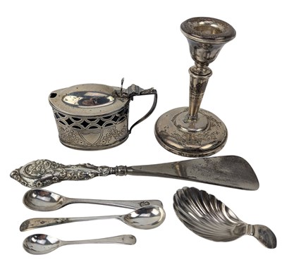 Lot 127 - VICTORIAN HALLMARKED SILVER & BLUE GLASS LINED MUSTARD POT & OTHER SILVER ITEMS