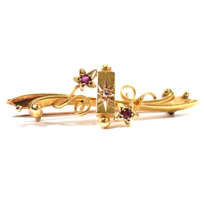 Lot 75 - EDWARDIAN 15CT GOLD RUBY & DIAMOND BAR BROOCH PIN