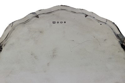 Lot 3 - 20TH CENTURY ELIZABETH II HALLMARKED SILVER SALVER / TRAY