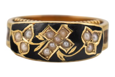 Lot 40 - HALLMARKED 15CT GOLD MOURNING RING