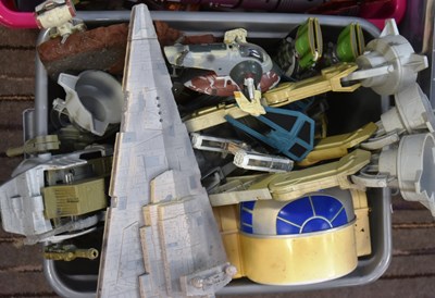 Lot 860 - STAR WARS - LARGE COLLECTION OF ASSORTED ACTION FIGURES & PLAYSETS