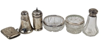 Lot 73 - 19TH CENTURY VICTORIAN HALLMARKED SILVER VESTA & OTHER SILVER CRUET CONDIMENT ITEMS