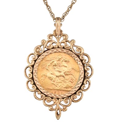 Lot 530 - EDWARDIAN 1907 FULL GOLD SOVEREIGN PENDANT NECKLACE