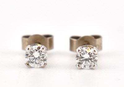 Lot 403 - PAIR OF WHITE GOLD & DIAMOND STUD EARRINGS