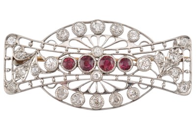 Lot 57 - ART DECO RUBY AND DIAMOND BROOCH
