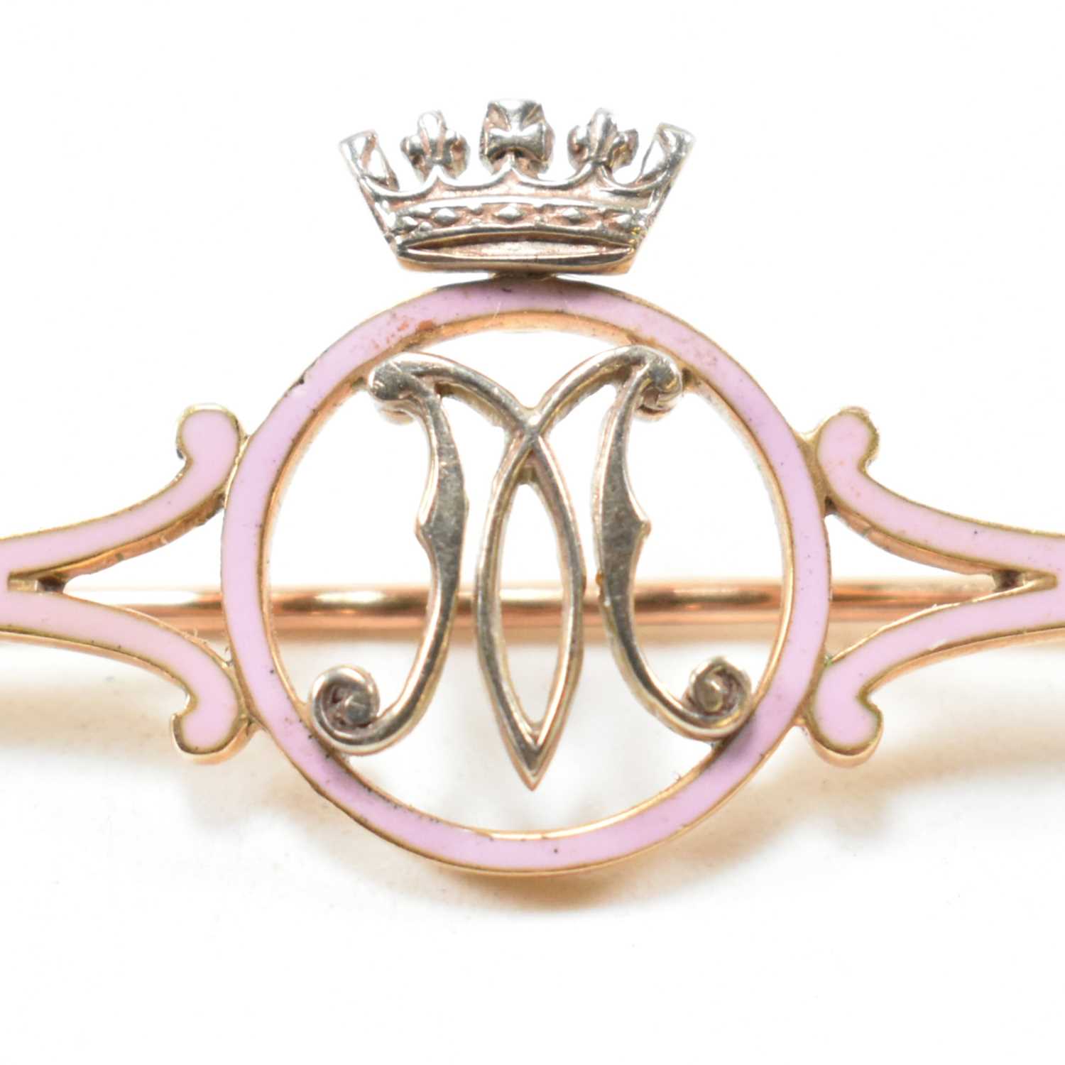 Lot 4 - ROYAL INTEREST PRINCESS MARGARET MONOGRAM BROOCH PIN
