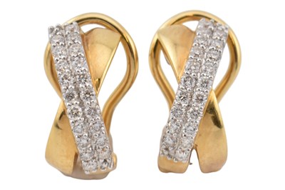 Lot 461 - PAIR OF HALLMARKED 18CT GOLD & DIAMOND KISS EARRINGS