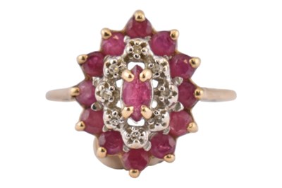 Lot 308 - HALLMARKED 9CT GOLD RUBY & DIAMOND CLUSTER RING