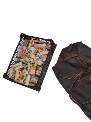 Lot 155 - MIXED SELECTION OF 20TH CENTURY GARAGE RELATED ITEMS