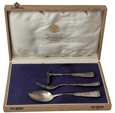 Lot 125 - CASED 3 PIECE CONTINENTAL GERMAN 800 SILVER CHRISTENING CUTLERY SET