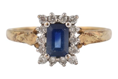 Lot 172 - HALLMARKED 9CT GOLD SAPPHIRE & DIAMOND HALO RING