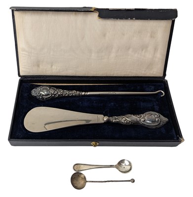 Lot 112 - VICTORIAN HALLMARKED SILVER BLADED FISH KNIFE & SET OF SILVER HANDLED TOOLS