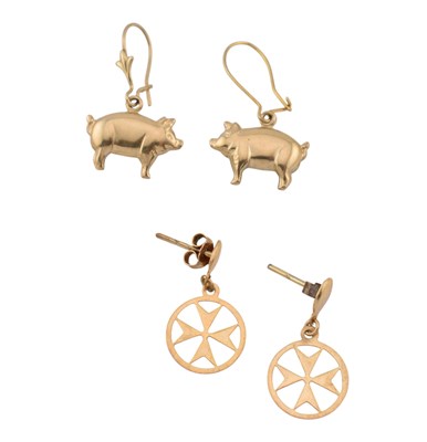 Lot 435 - PAIR OF 9CT GOLD MALTESE CROSS EARRINGS & OTHERS