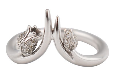 Lot 46 - SHAUN LEANE MAYBELL 18CT GOLD & DIAMOND RING