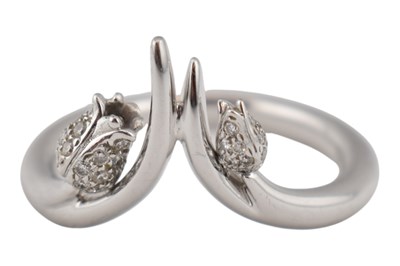 Lot 46 - SHAUN LEANE MAYBELL 18CT GOLD & DIAMOND RING
