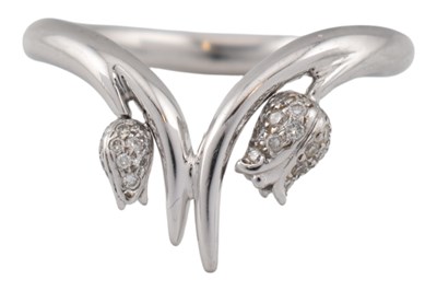 Lot 46 - SHAUN LEANE MAYBELL 18CT GOLD & DIAMOND RING