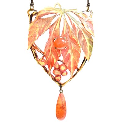 Lot 2 - BONTÉ ART NOUVEAU CARVED HORN PENDANT NECKLACE