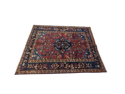 Lot 928 - VINTAGE NORTH WEST PERSIAN HERIZ FLOOR RUG