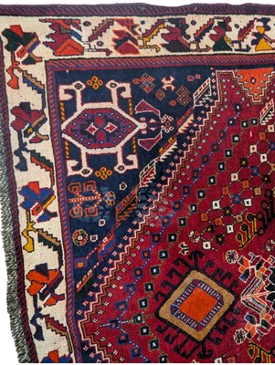 Lot 937 - LARGE 20TH CENTURY SOUTH WEST PERSIAN QASHQAI CARPET FLOOR RUG