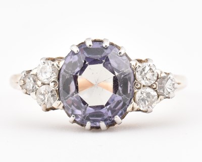 Lot 60 - A GOLD AMETHYST & DIAMOND RING