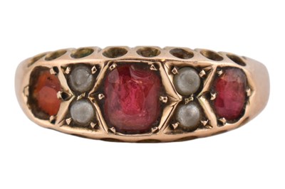 Lot 89 - EDWARDIAN HALLMARKED 9CT GOLD PEARL & GEM SET RING