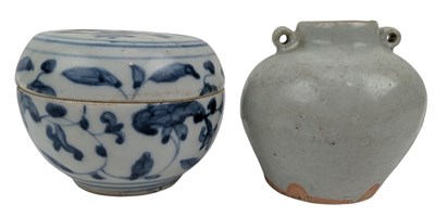 Lot 30 - SONG/MING DYNASTY QINGBAI JARLET & A BLUE & WHITE SEAL BOX 宋 青白小罐和元青花盒