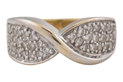 Lot 523 - HALLMARKED 18CT GOLD & DIAMOND CROSSOVER RING