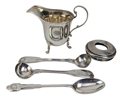Lot 135 - TWO GEORGE IV HALLMARKED SILVER SAUCE SPOONS & A SILVER CREAMER JUG