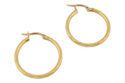 Lot 488 - PAIR OF HALLMARKED 18CT GOLD HOOP EARRINGS.