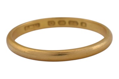 Lot 99 - HALLMARKED 22CT GOLD BAND RING