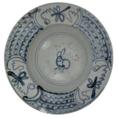 Lot 63 - 19TH CENTURY CHINESE QING TEK SING CARGO BLUE & WHITE RABBIT BOWL 清 泰興號/泰兴号 青花'月兔'碗