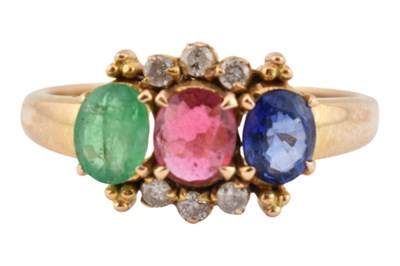 Lot 369 - 18CT GOLD GEM SET RING