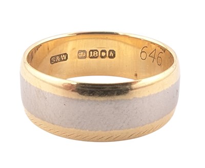 Lot 200 - HALLMARKED 18CT BI COLOUR GOLD BAND RING