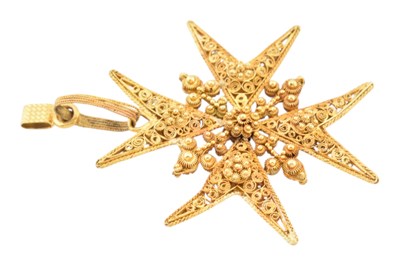 Lot 86 - GOLD CANNETILLE FILIGREE MALTESE CROSS PENDANT