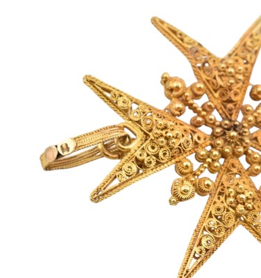 Lot 86 - GOLD CANNETILLE FILIGREE MALTESE CROSS PENDANT