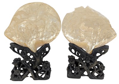 Lot 24 - PAIR OF 19TH CENTURY CHINESE CARVED MOTHER OF PEARL ON STANDS 清 珍珠贝母雕刻带原座