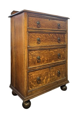 Lot 287 - EARLY 20TH CENTURY ART DECO OAK CHEST OF DRAWERS