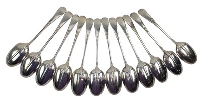 Lot 155 - SET OF 12 VICTORIAN HALLMARKED SILVER TABLE DINNER SPOONS